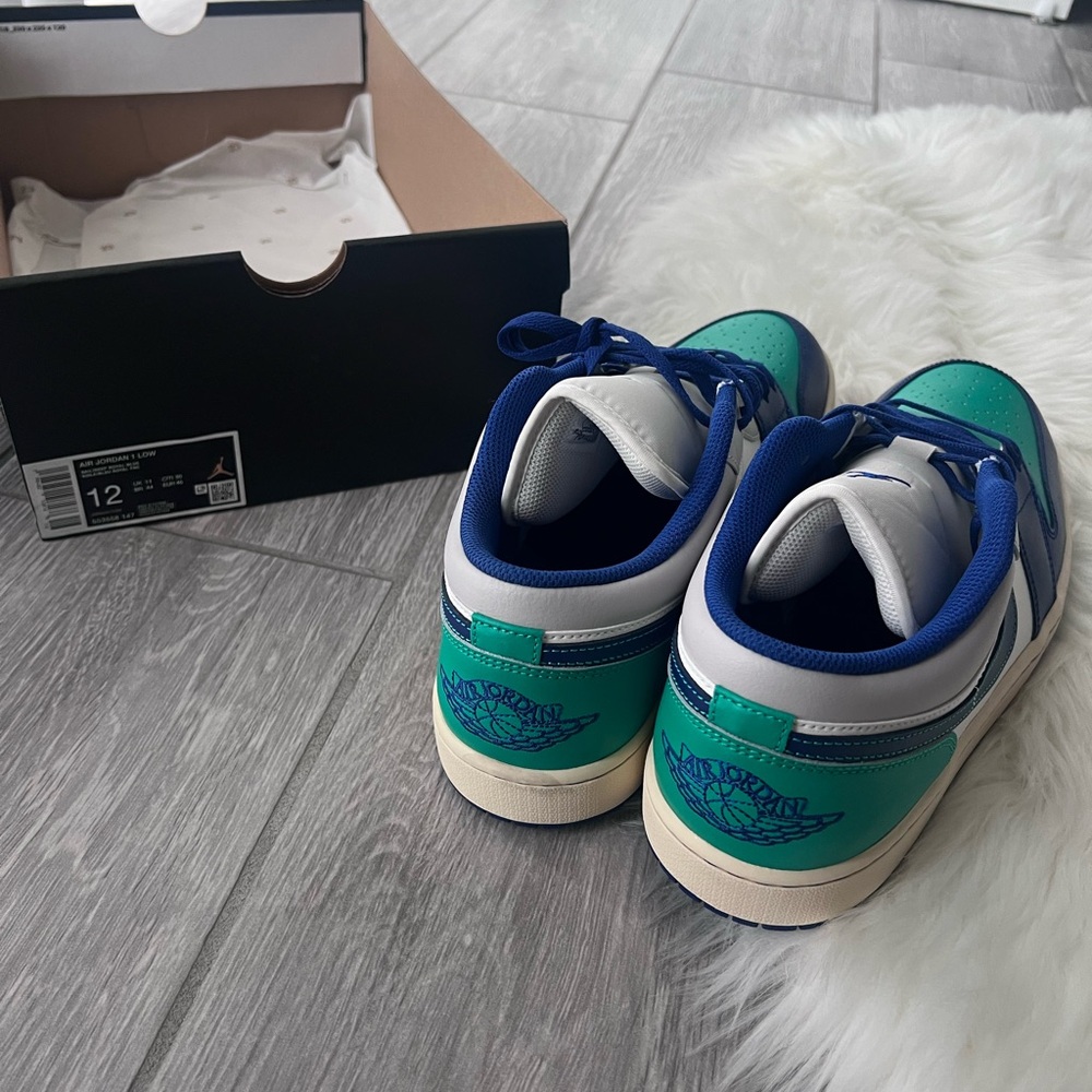 Jordan AJ 1 Low Men's Sneakers - Blue and Green - Picture 4 of 10